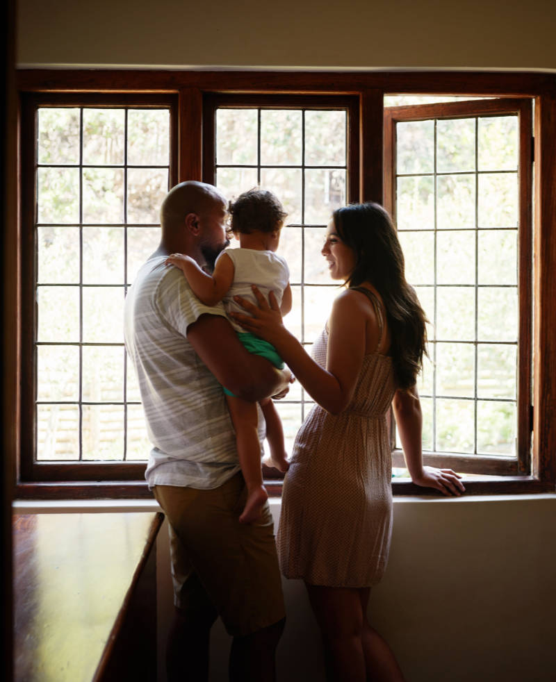 Family in front of a Window | Natex